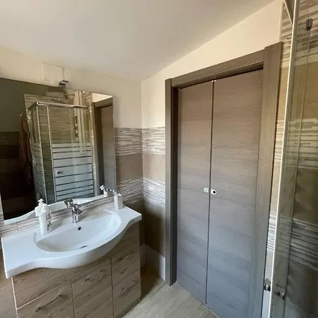 Casa Vacanze A 10 Km Dal Mare *